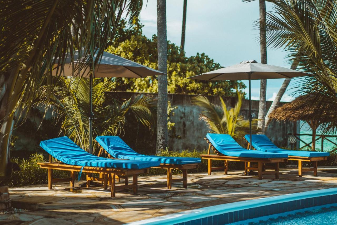 Sunny Palms Beach Bungalows Uroa Extérieur photo