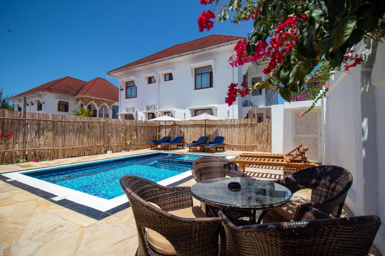 Sunny Palms Beach Bungalows Uroa Extérieur photo