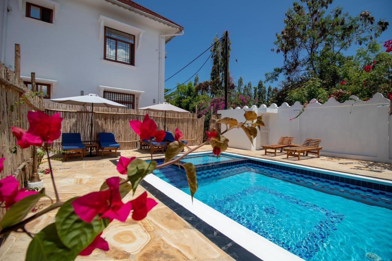 Sunny Palms Beach Bungalows Uroa Extérieur photo