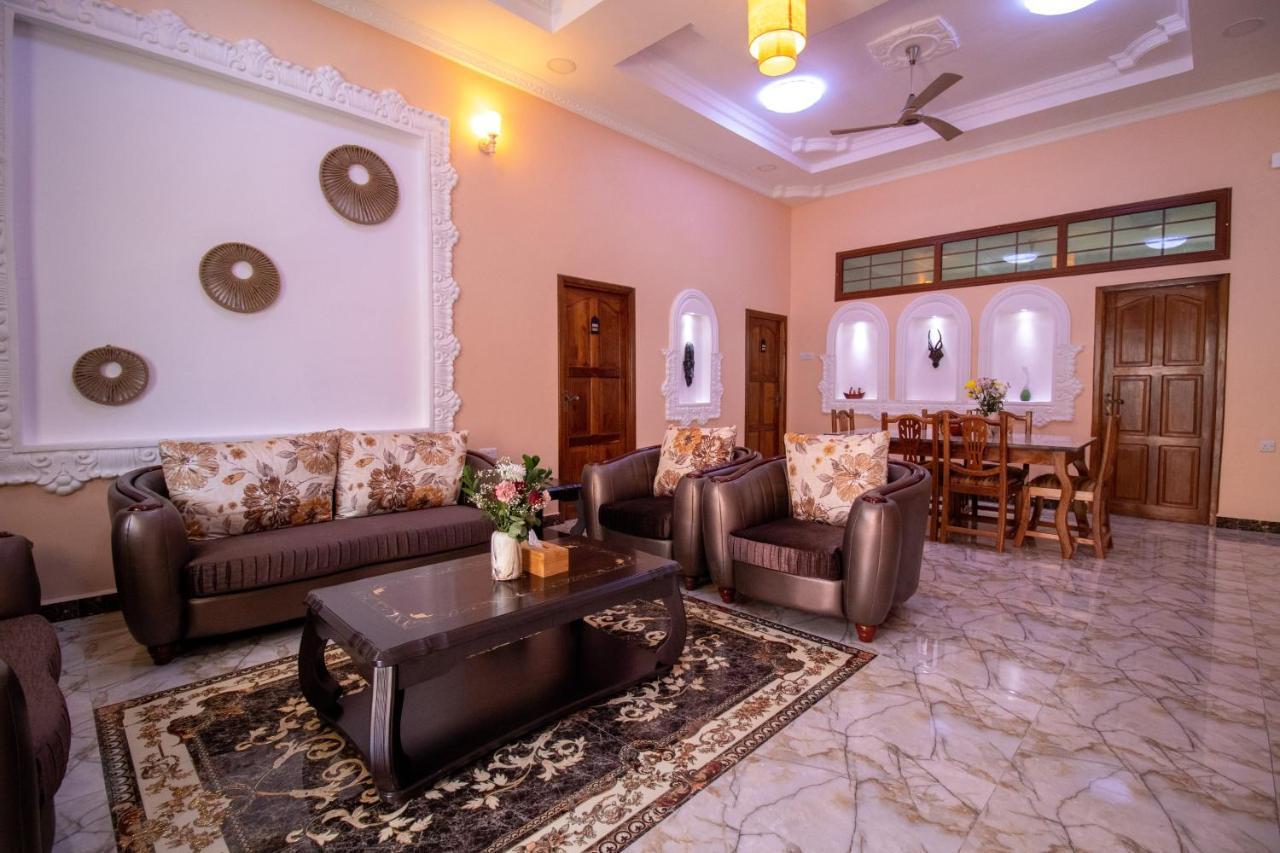 Sunny Palms Beach Bungalows Uroa Extérieur photo