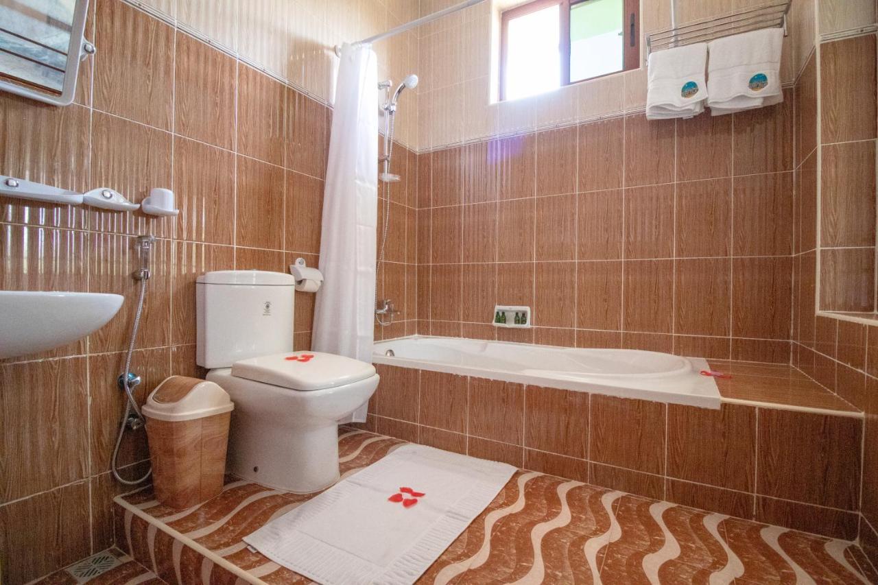 Sunny Palms Beach Bungalows Uroa Extérieur photo